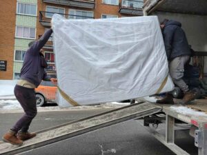 Moving Sainte-Anne-de-Bellevue