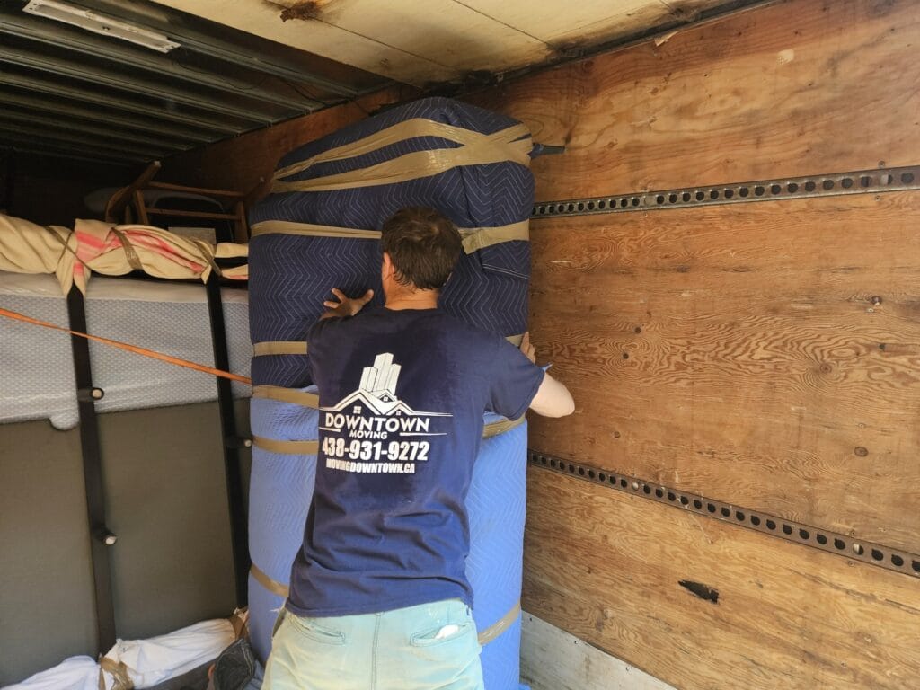 Moving Rouyn-Noranda - Montreal